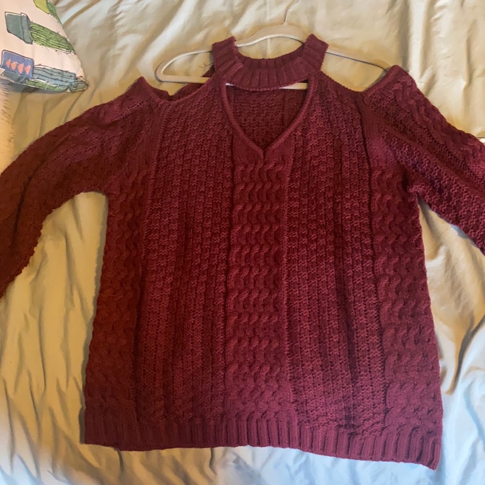 Knitted wool burgundy sweater with cut out sleeves